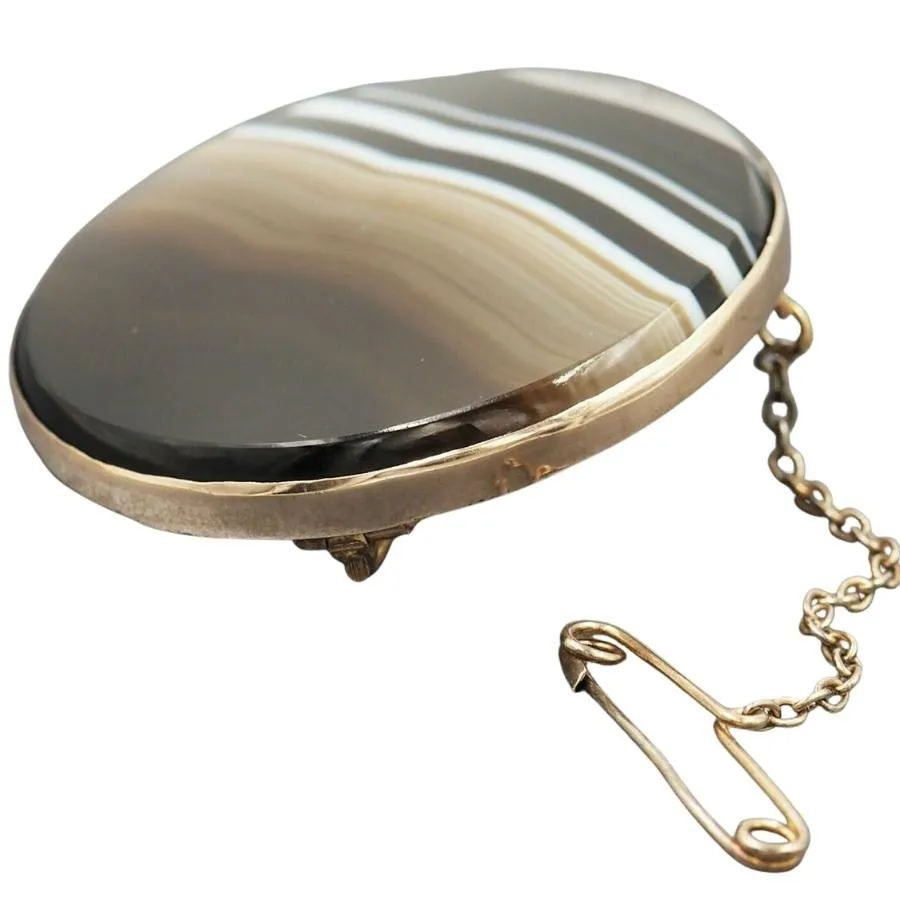 9ct Yellow Gold Agate Brooch with Safety Chain