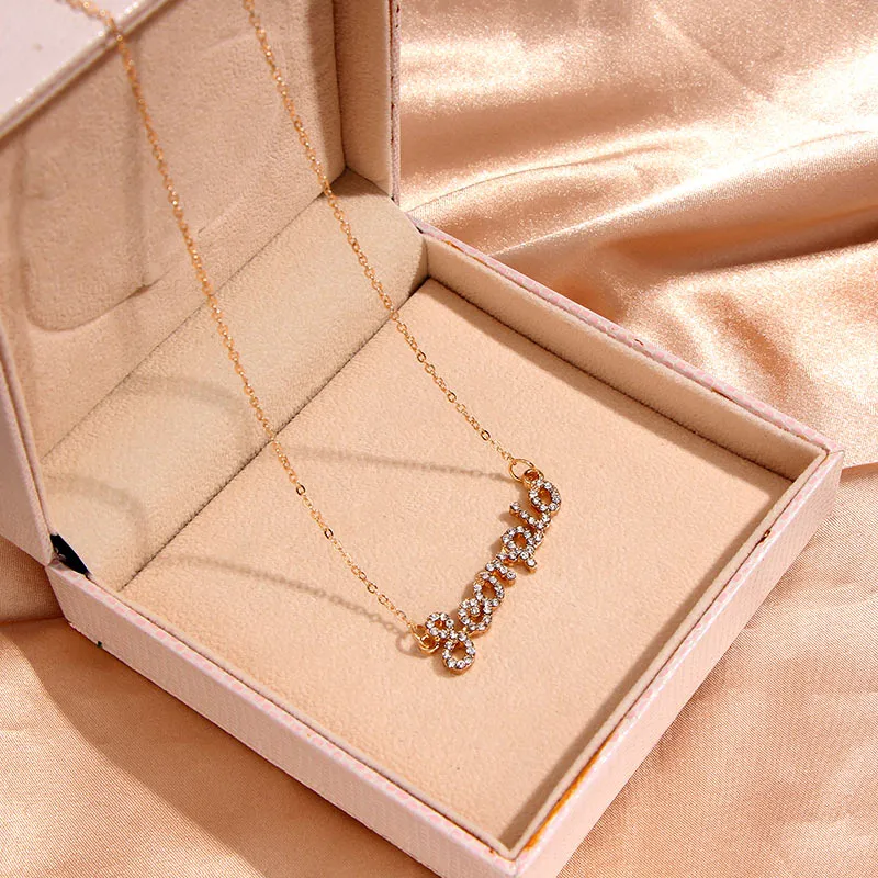 Butterfly Pendant Necklace Female Shiny Crystal Clavicle Chain Fashion New Design Jewelry