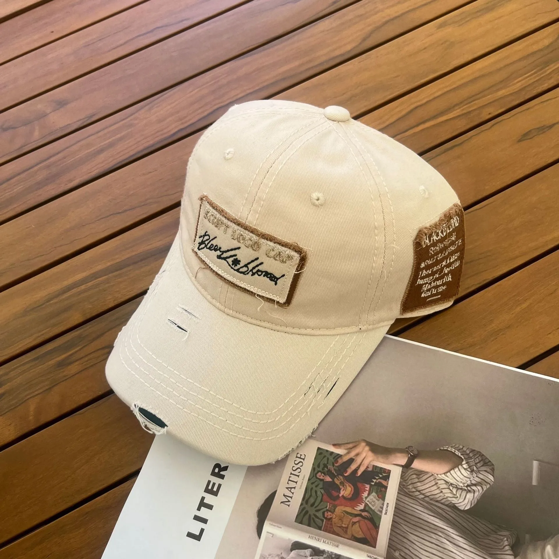 Internet celebrity brushed large patch embroidered letters hole baseball cap outdoor face-showing small visor retro peaked cap for women