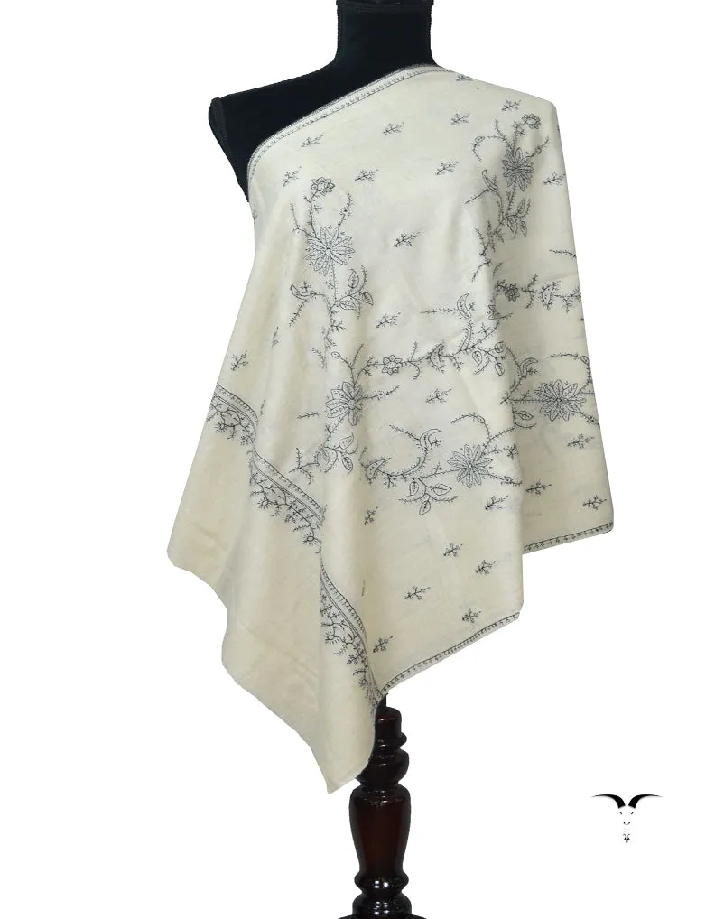 Off White Pashmina Stole In Sozni 5997